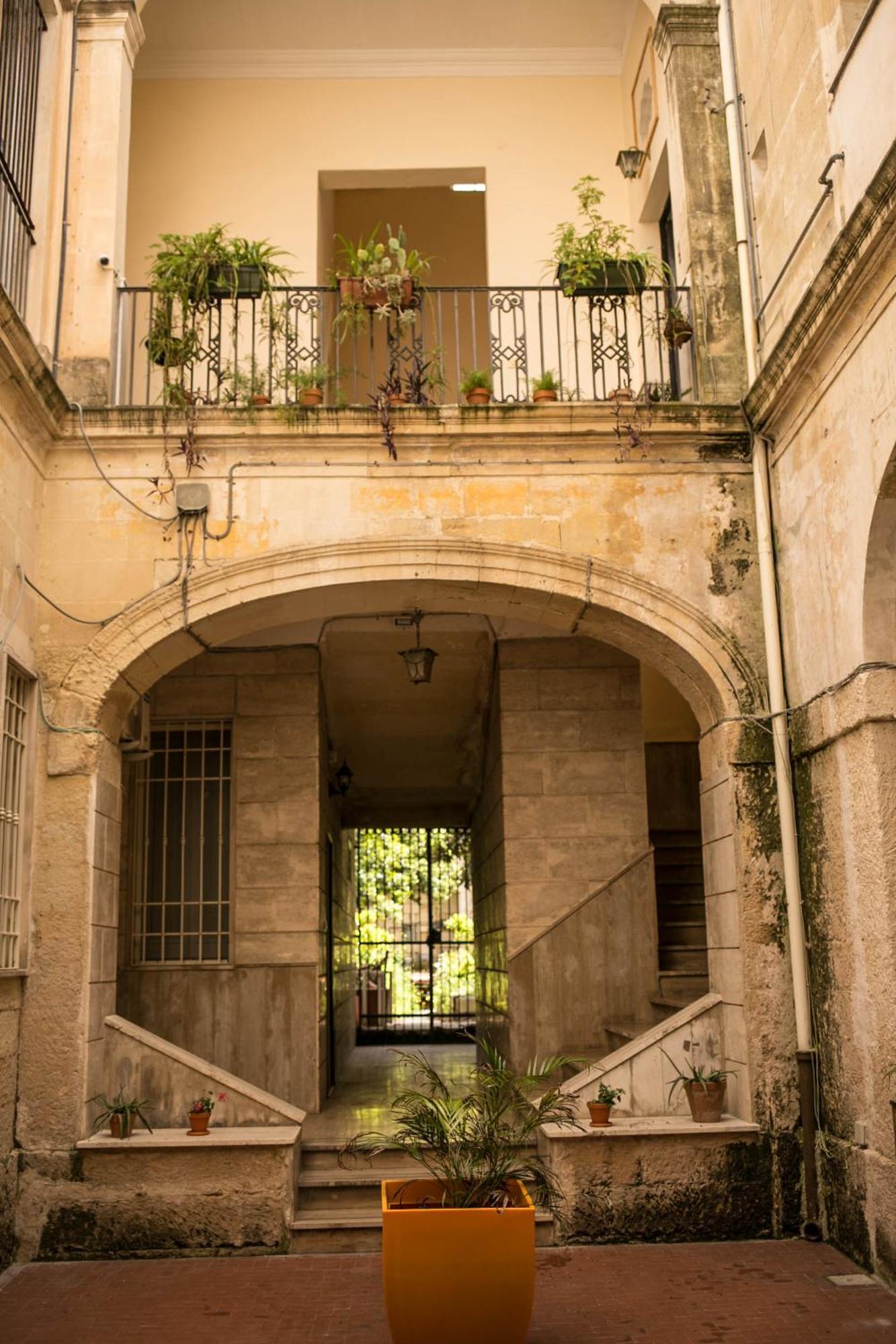 4 Balconi Rooms-Boutique B&B Lecce Exterior photo