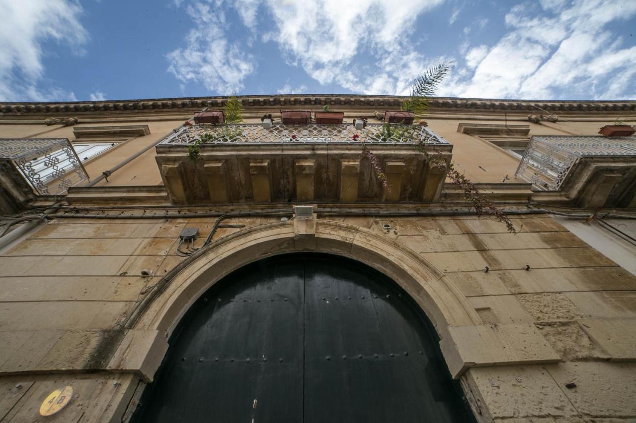 4 Balconi Rooms-Boutique B&B Lecce Exterior photo