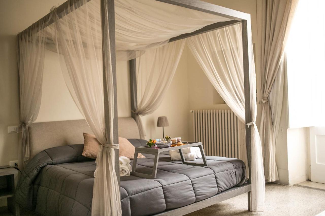 4 Balconi Rooms-Boutique B&B Lecce Exterior photo