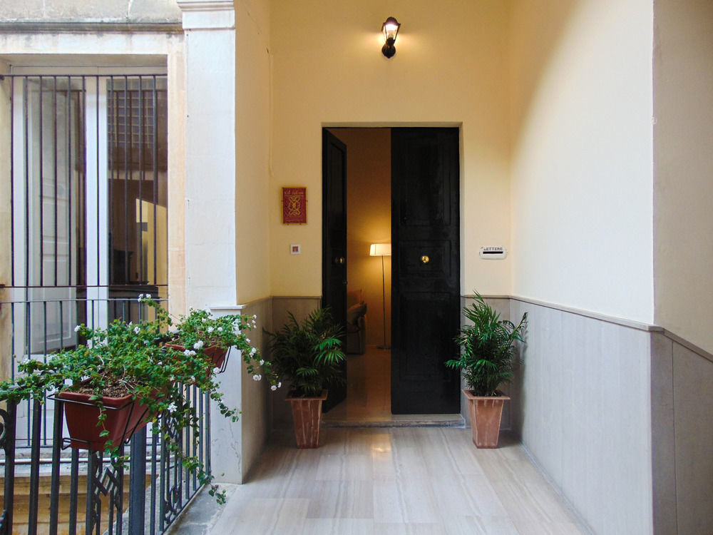 4 Balconi Rooms-Boutique B&B Lecce Exterior photo